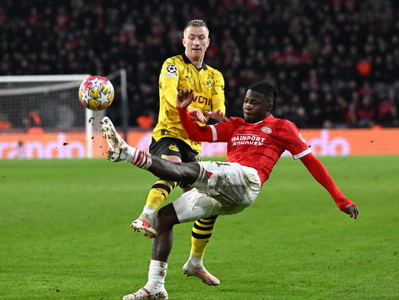 PSV speelt in eigen stadion gelijk tegen Borussia Dortmund