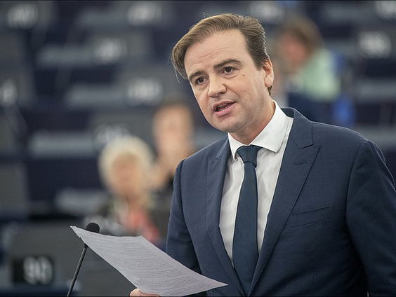 Wie is de nieuwe Nederlandse leider van de Europese liberalen?