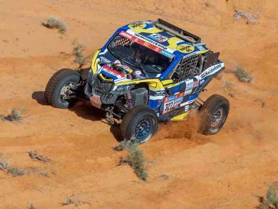 Eerste Dakar Rally smaakt voor Anja van Loon naar meer