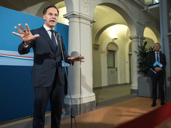 Waar komt de opstelling van de Nederlandse regering ten opzichte van Israël vandaan?