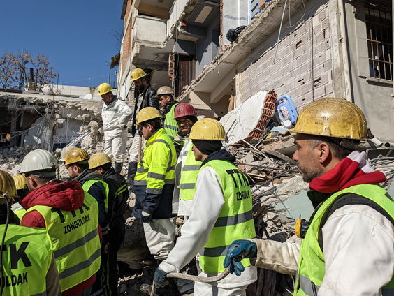 Steeds minder mensen levend onder puin vandaan gehaald in Turkije