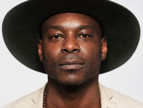 Kunststof - Mandela Wee Wee, acteur