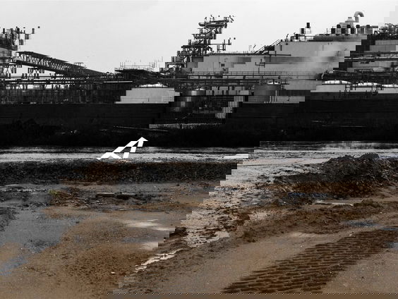 Op zoek naar de PFAS-lozers in de Maas