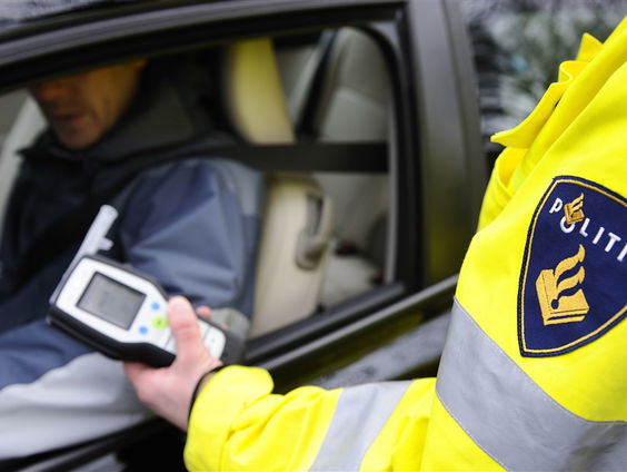 Stand.nl: 'Er moet een totaalverbod op alcohol achter het stuur komen.'