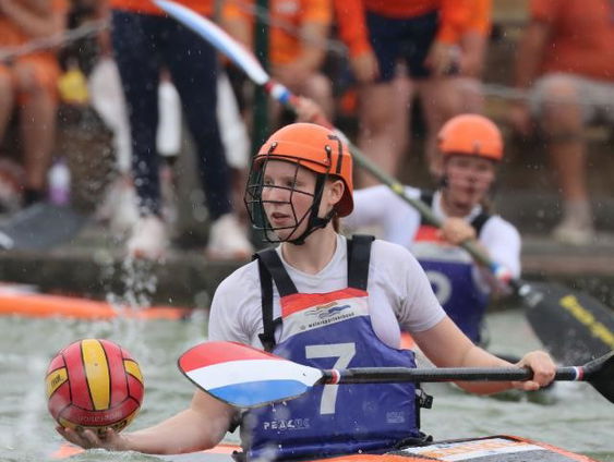 Het Rechter Rijtje met Europees Kampioen kanopolo Jelske Kuijpers