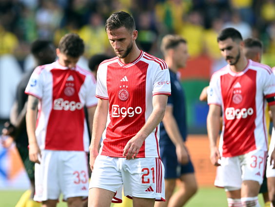 Vijf voor twaalf bij Ajax, maar “de grootste talenten spelen daar”