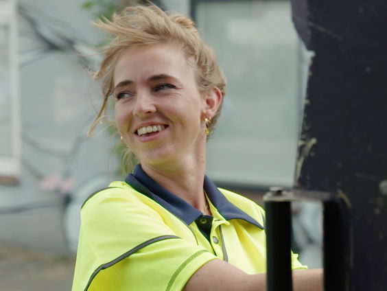 Anne van der Steen maakte een documentaire over vuilnismannen