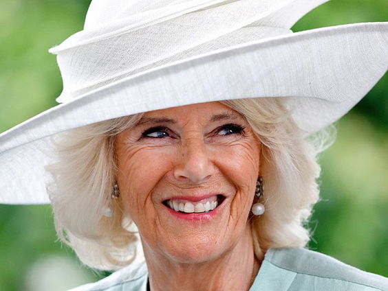 Vooral Camilla pakte de aandacht tijdens kroning Charles: 'Ze straalde'