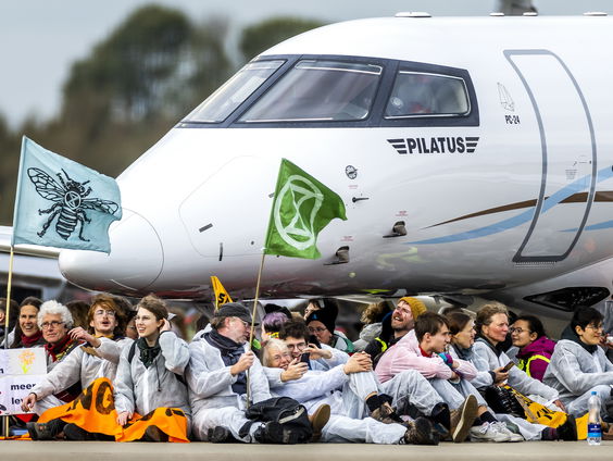 Acteur Sieger Sloot werd opgepakt bij klimaatprotest Schiphol