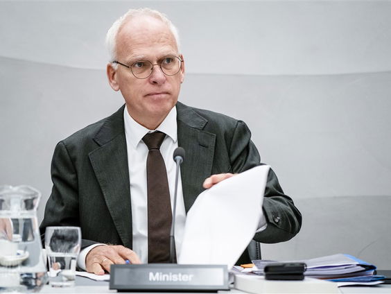 Stand.nl: Supermarkten en banken moeten boeren helpen met verduurzamen