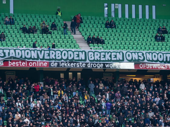 Wanneer gaat stilleggen wedstrijden bij gooien op veld werken?