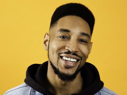 Spoken word artist Jermaine Berkhout sluit Woordkunst rubriek af met WWW WorldWideWar