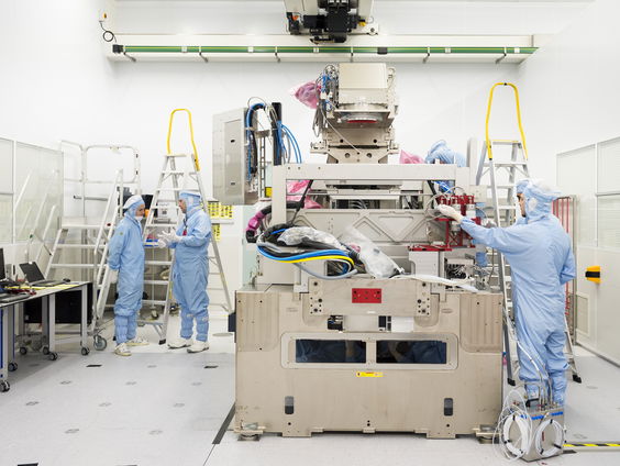 Kabinet beperkt de export van chipmachinemaker ASML naar China