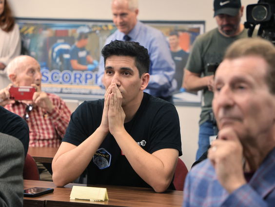 Maanlander Odysseus zet voet aan de grond