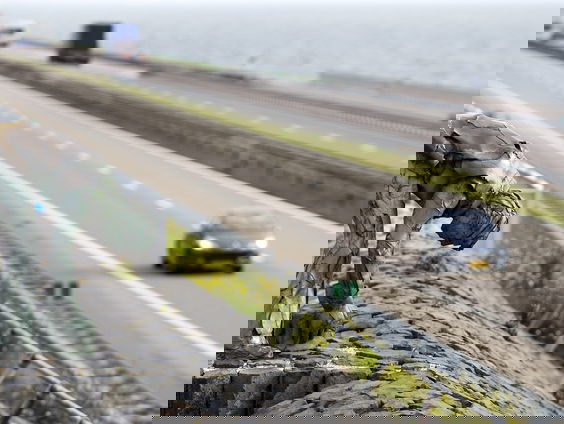 Deze geluidswerken kan je alleen op de Afsluitdijk beluisteren