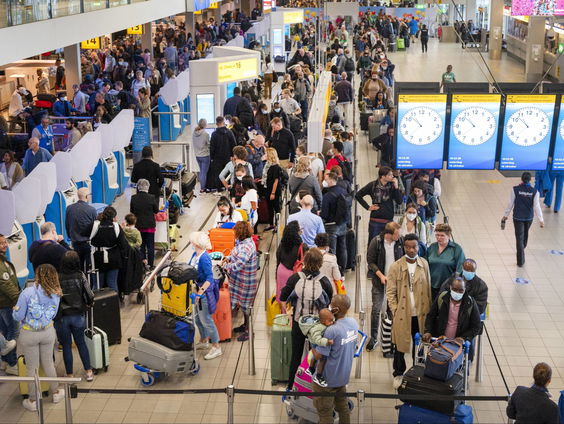 Steeds meer vakantiereizigers vermijden Schiphol