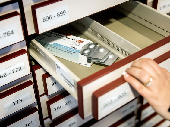 Farmaceuten stoppen met gratis aanbieden dure medicijnen