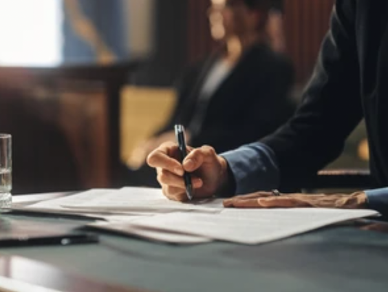 De “sollicitatie” van topambtenaren.