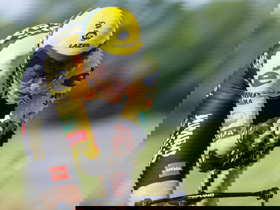 Wielerprof Jos van Emden spot vogels en grenspalen