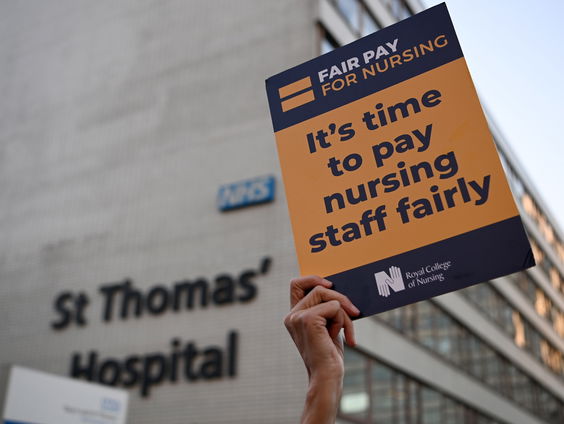 Verpleegkundigen leggen in VK massaal werk neer