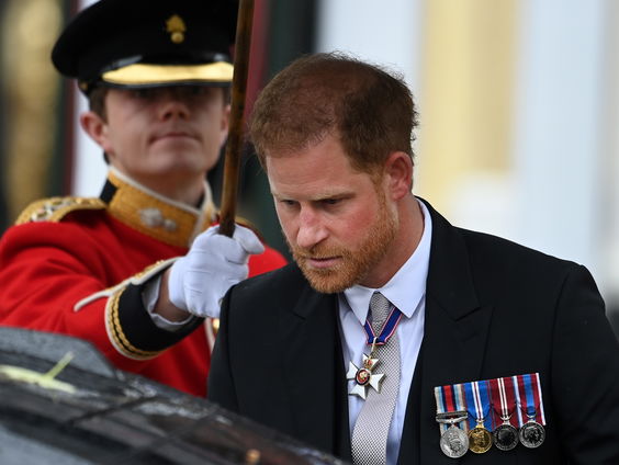 Prins Harry in VK voor rechtszaak tegen tabloids