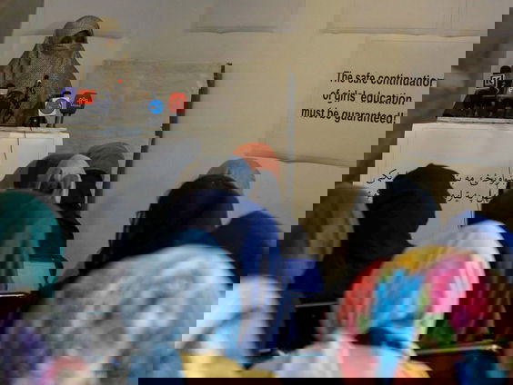 Afghaanse tienermeisjes mogen weer niet naar school: 'een klap in hun gezicht’