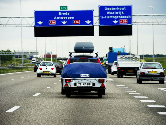 Hoe belangrijk zijn verkeersborden nog in tijden van de TomTom en Google Maps?