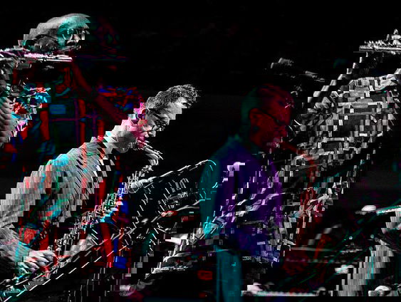 Wat was er eerder: taal of muziek?