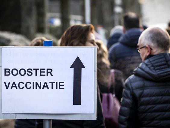 GGD: haal geen booster over de grens