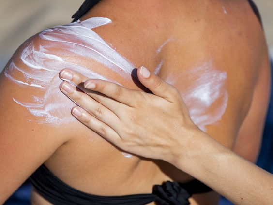 Feit of Fictie? 'Zonnebrand beschermt een jaar na opening niet meer'