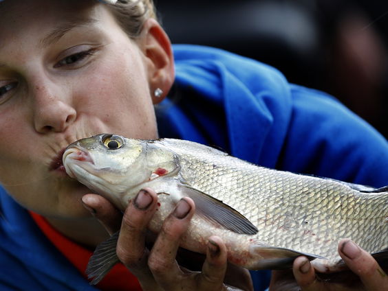 De Vergeten Sporten van Parijs 1900: Sportvissen