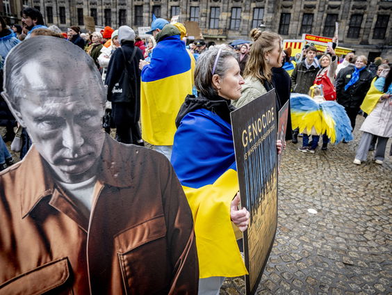 2 jaar oorlog in Oekraïne: Wat heeft die 2 jaar oorlog aan poëzie gebracht?