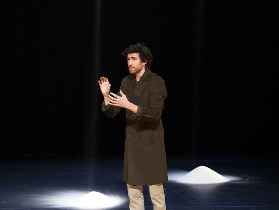 Benja Bruijning voor het eerst solo op toneel