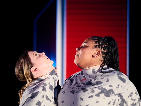 Nieuw cabaretduo N00b over hun succesvolle eerste voorstelling