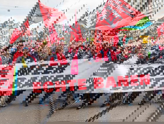 Een leegloop en een verzuurde sfeer bij de FNV?