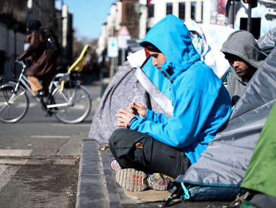 Voorlopig geen asielopvang voor alleenstaande mannen in België