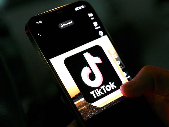 Gedachtenloos Insta en TikTok scrollen zo slecht nog niet