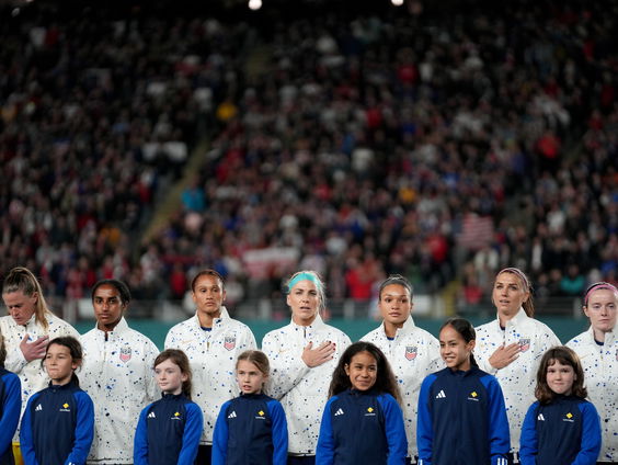 VS op het nippertje naar achtste finales WK: "Ik denk dat ze er dan uitvliegen"