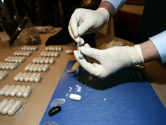 Afgelopen jaar twee keer zoveel drugs onderschept op Schiphol als in 2022: "Het blijft een kat-en-muisspel"