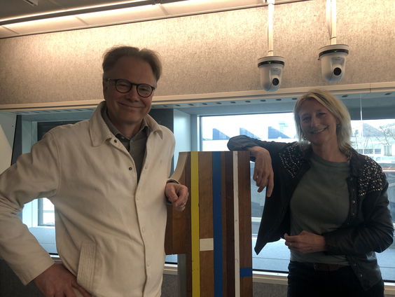 De Perstribune met NRC-hoofdredacteur René Moerland