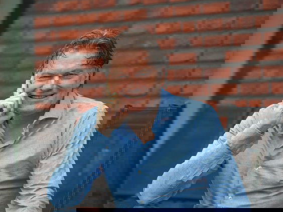 Eddy van der Ley schrijft met 'Heldendaad in de Sahara' een ode aan zijn vrienden die hij verloor in de w ...