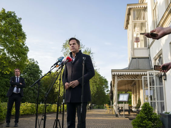 Hoe kijken veehouder Jos Bolk en bioloog Roland Bobbink naar opnieuw uitstel van landbouwakkoord?