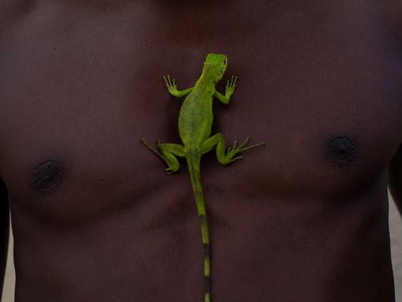 Project 'Kloof: Village of Spirits' van Kevin Osepa te zien bij BredaPhoto Festival