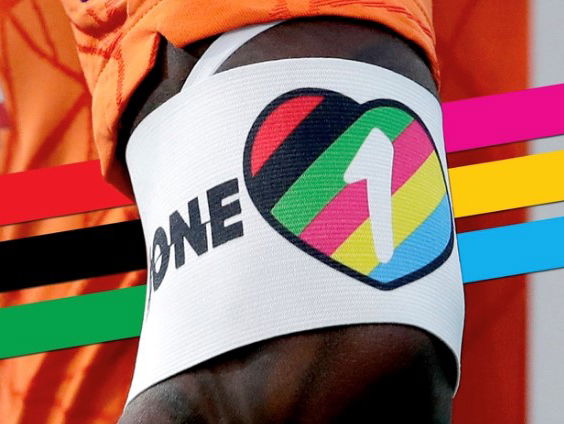 Thijs Smeenk over besluit KNVB regenboogband op Coming Out Day