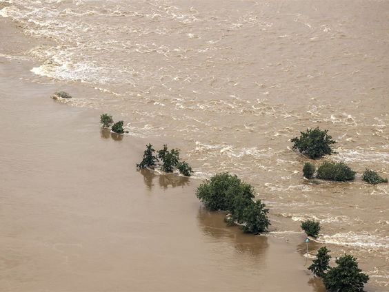 Gecontroleerd een dijk opblazen? Dit is waarom Defensie dat oefent