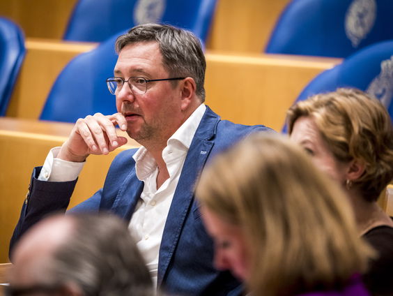 Kamerleden nemen afscheid vanwege werkdruk en het politieke klimaat