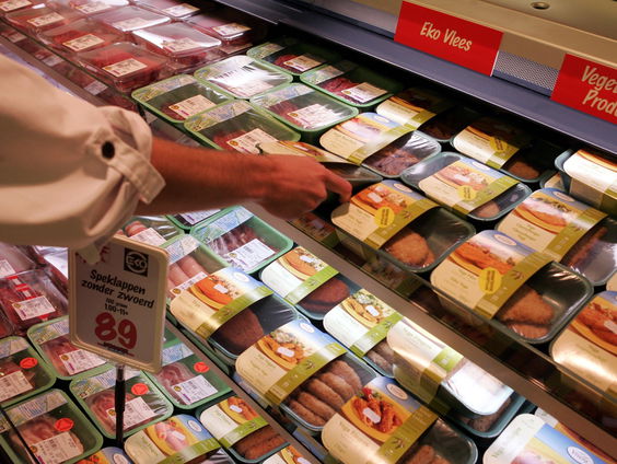 Vlees en vega naast elkaar in het schap: goed idee?