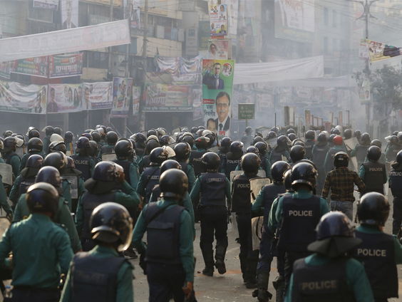 EU in de maag met spionnen & Bangladesh wanhoop nabij