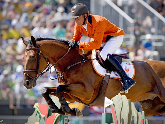 Julius Peter uit Appelscha is Olympisch dierenarts