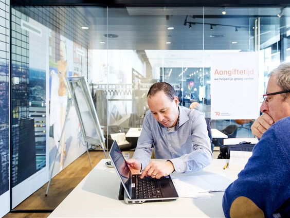 Stand.nl: De Nederlandse burger wordt overvraagd